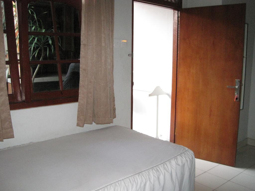 Taman Mekar Beach Inn Кута Стая снимка