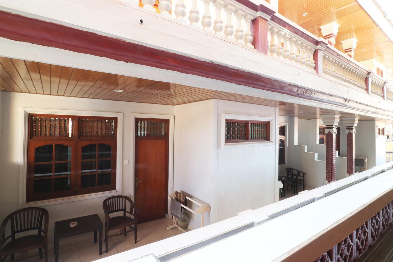 Taman Mekar Beach Inn Кута Екстериор снимка
