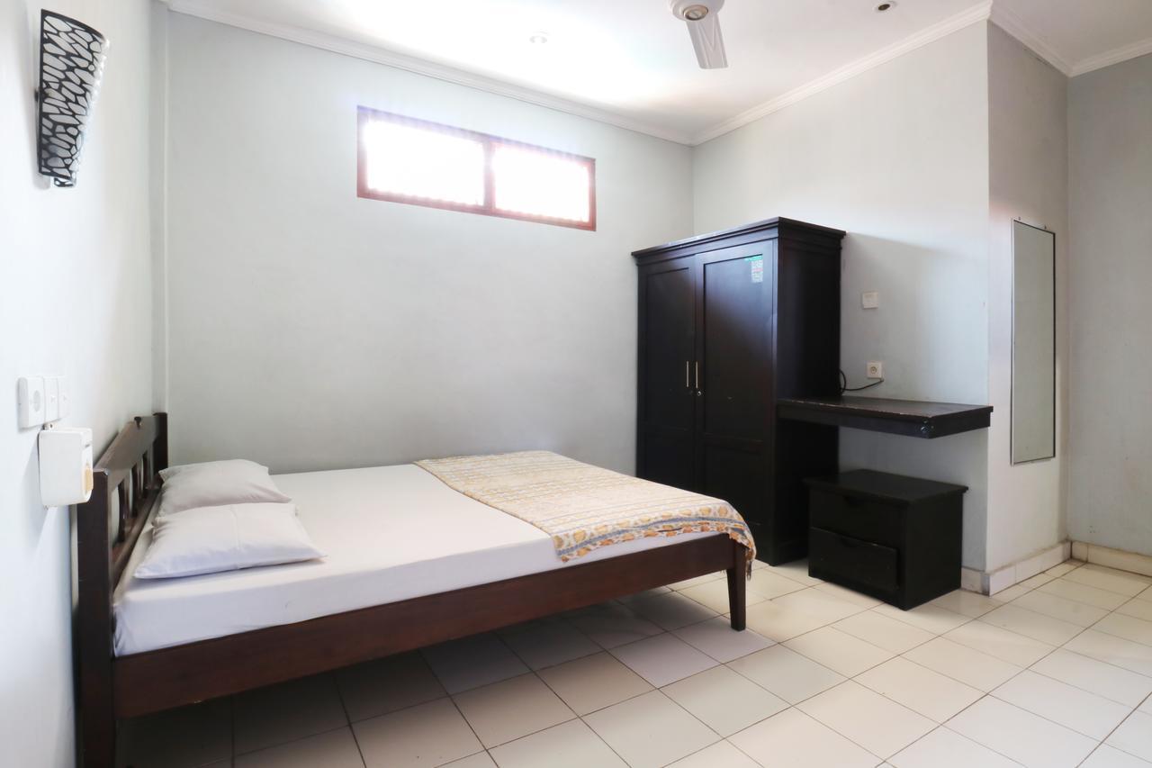 Taman Mekar Beach Inn Кута Екстериор снимка